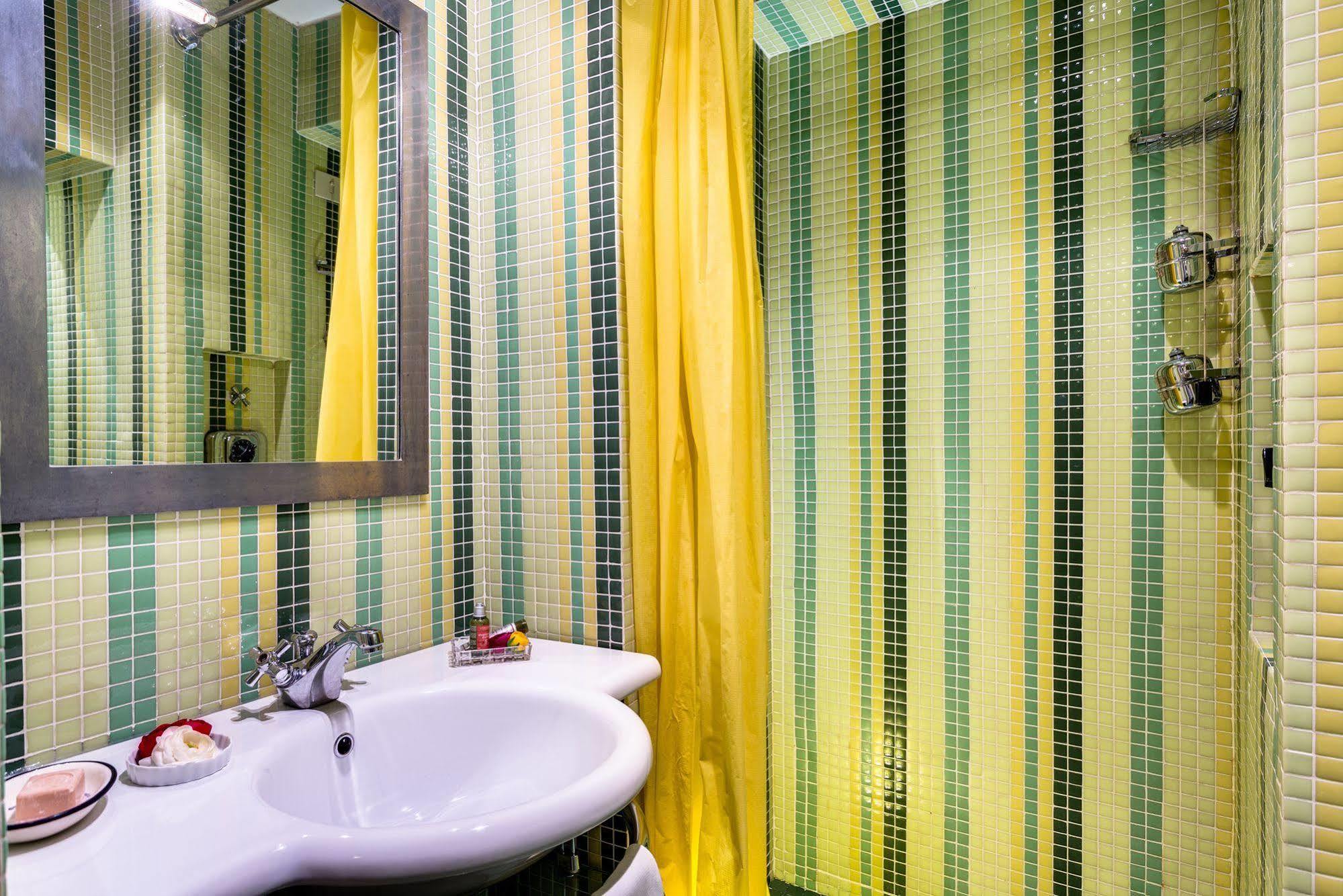Casa Heberart Guest House Sistina Рим Екстериор снимка